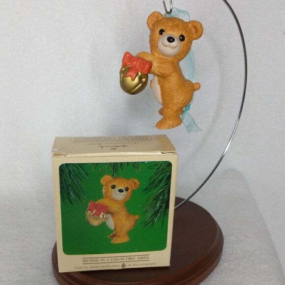 Hallmark 1984 Cinnamon Bear Ornament - Picture 1 of 3